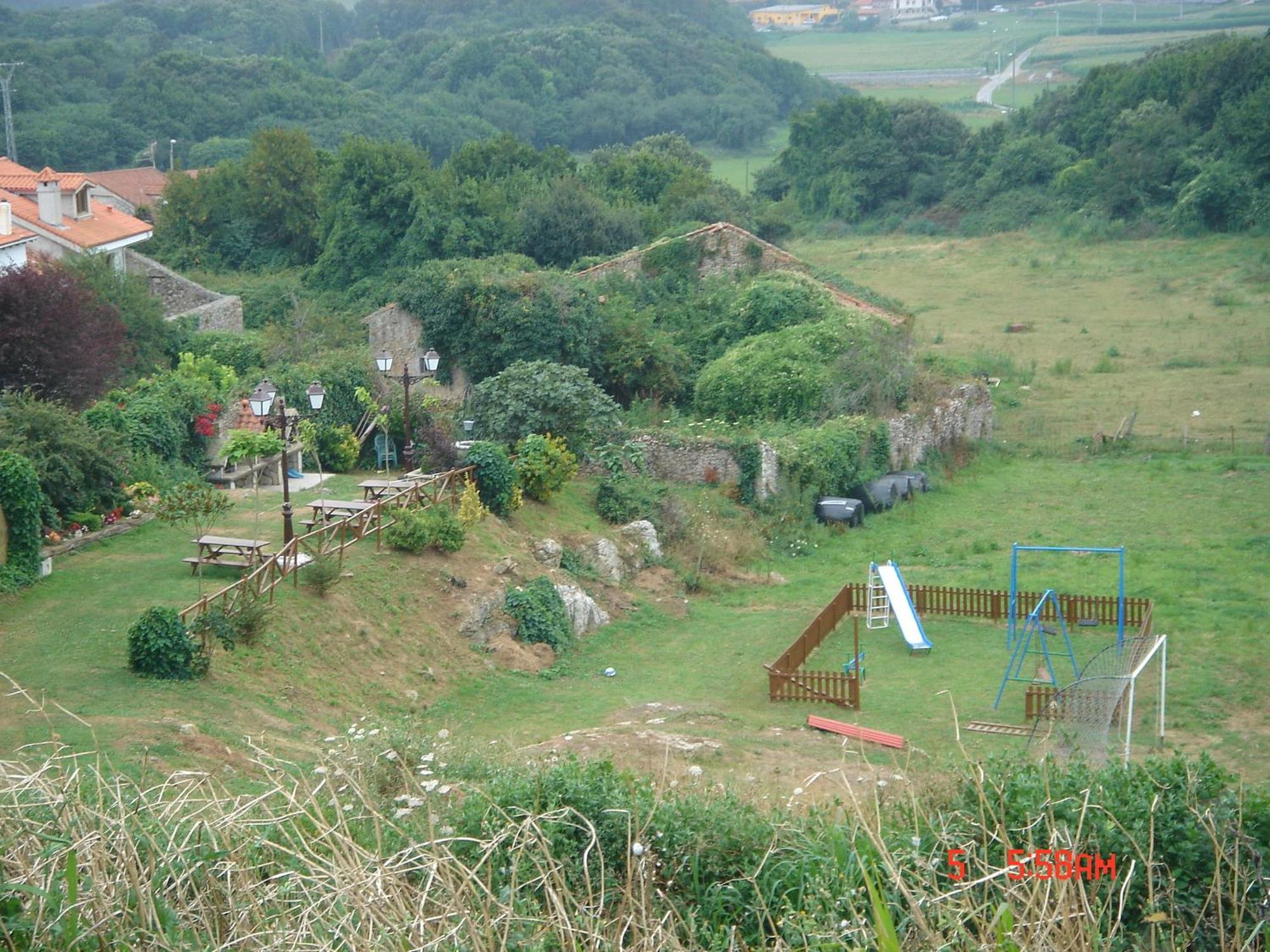 Las Anjanas De Isla Luaran gambar